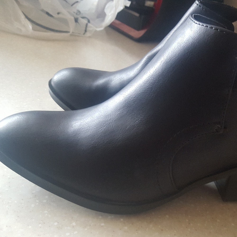 Shoes - Picture 2 of 2